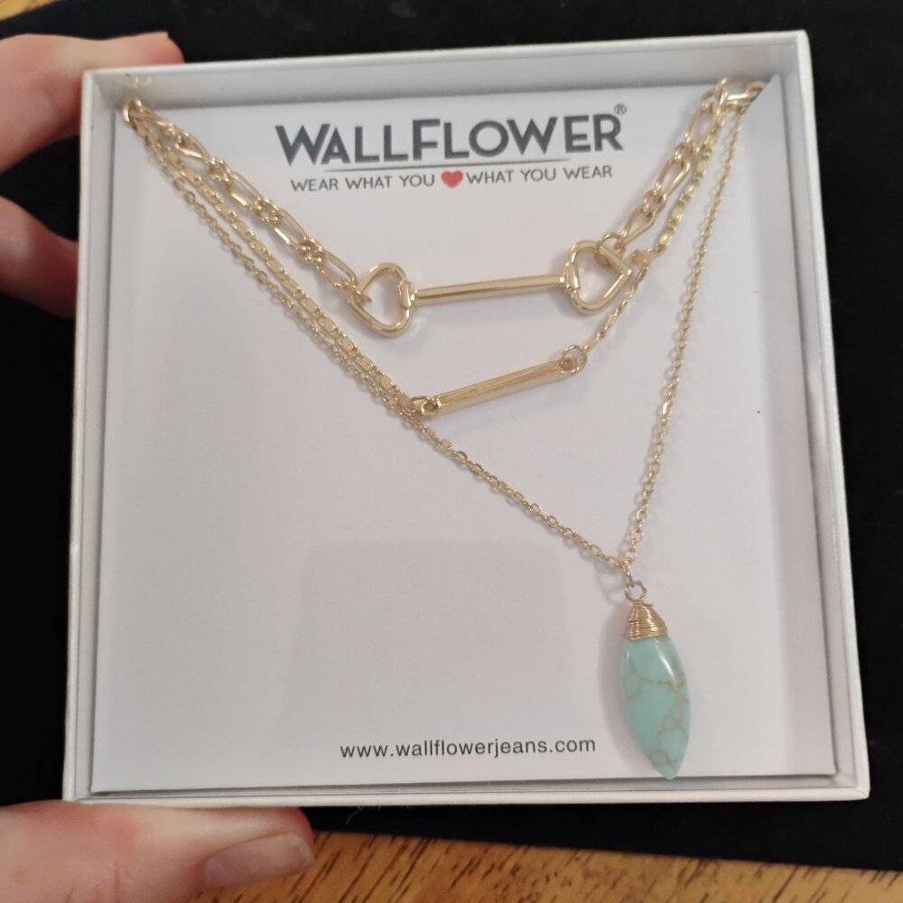 Wallflower necklace
